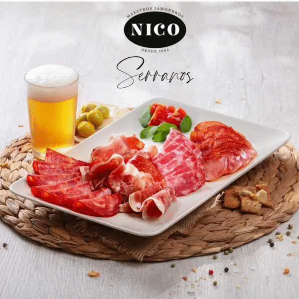 Pack Paleta Curada con kit jamonero - Jamón Auténtico con Sabor Suave y Equilibrado - Ideal para Cualquier Momento - Maestros Jamoneros desde 1965- Peso aprox.: de 4 a 5 kilos - Image 4